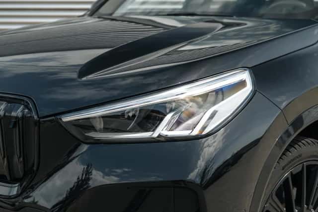 BMW iX1 (2023) thumbnail 6