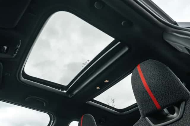 MINI Hatchback (2026) thumbnail 5