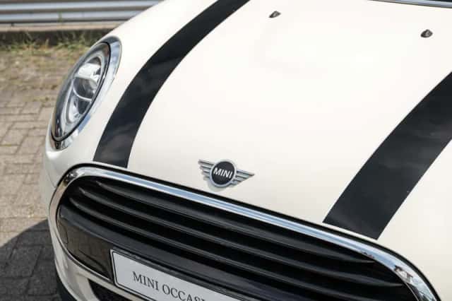 MINI Hatchback (2019) thumbnail 6