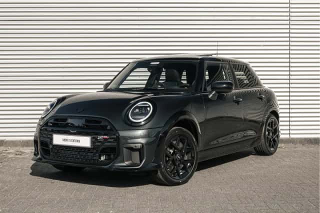 MINI Hatchback (2026) thumbnail 1
