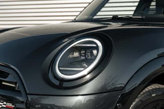 MINI Hatchback (2026) thumbnail 4
