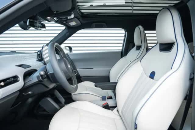 MINI Hatchback (2026) thumbnail 3