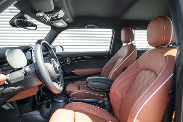 MINI Hatchback (2023) thumbnail 3