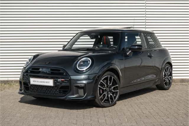 MINI Hatchback (2026) thumbnail 1