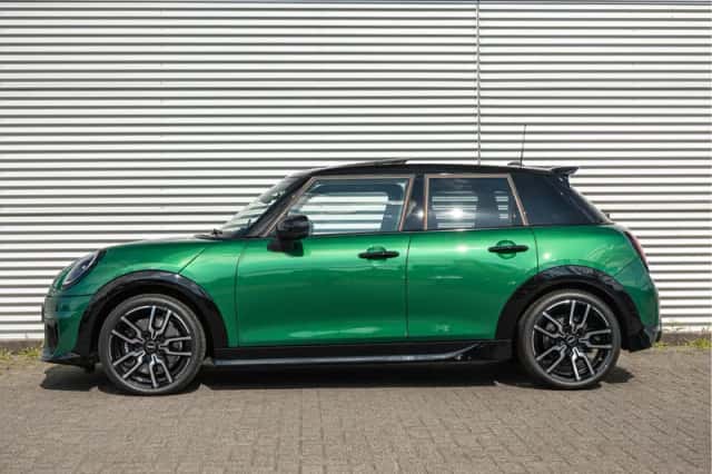 MINI Hatchback (2026) thumbnail 2