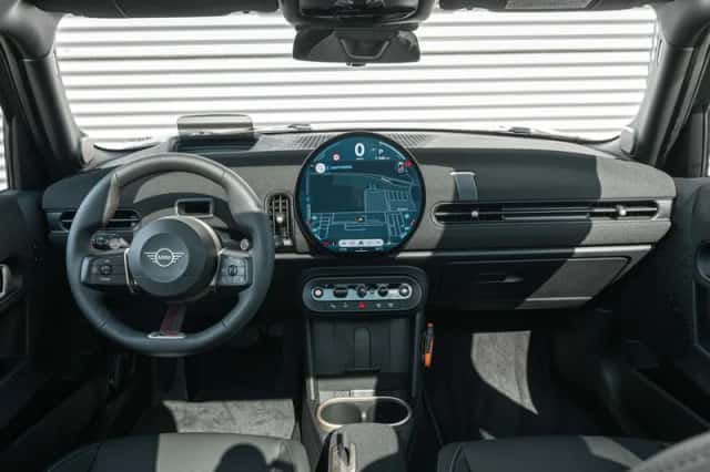 MINI Hatchback (2026) thumbnail 4