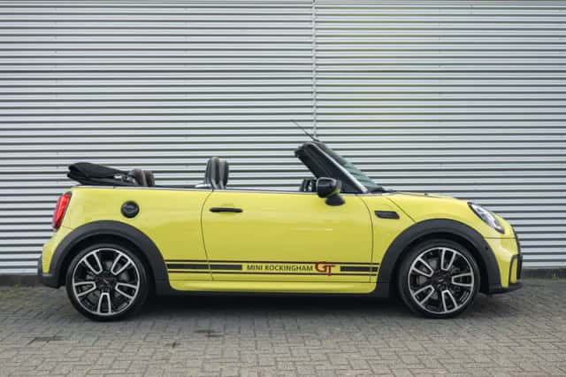 MINI Cabrio (2023) thumbnail 3