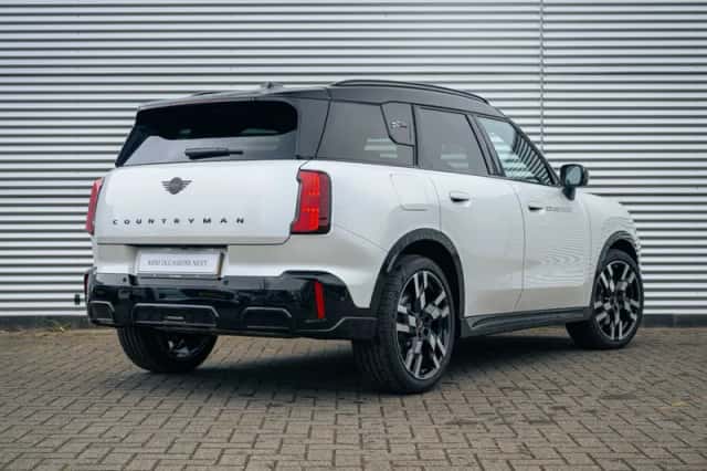 MINI Countryman (2025) thumbnail 2