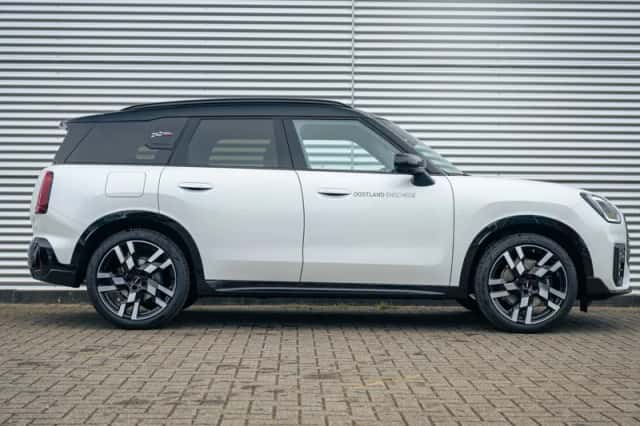 MINI Countryman (2025) thumbnail 3