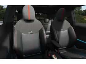MINI Hatchback (2026) thumbnail 4