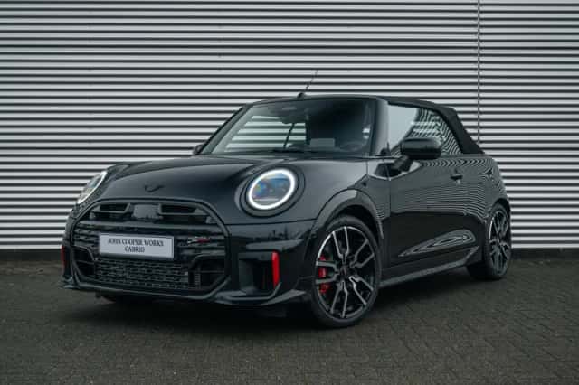 MINI Cabrio (2026) thumbnail 2