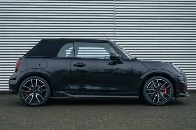 MINI Cabrio (2026) thumbnail 3