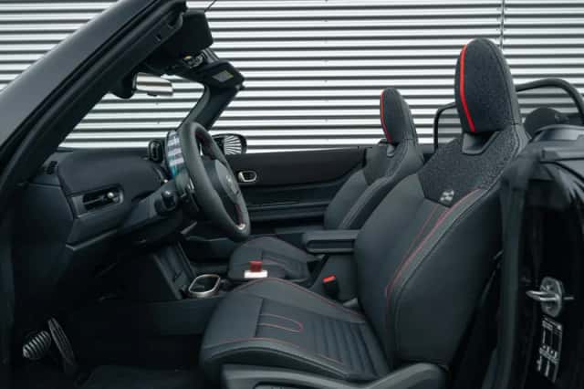 MINI Cabrio (2026) thumbnail 5