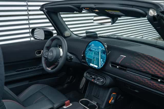 MINI Cabrio (2026) thumbnail 6