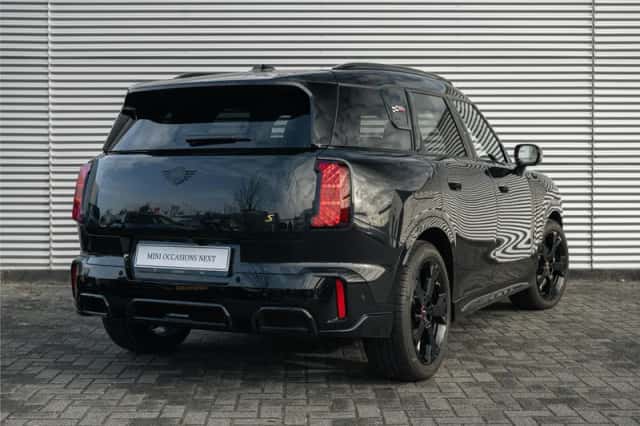 MINI Countryman (2025) thumbnail 2