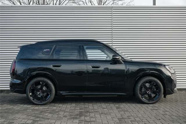 MINI Countryman (2025) thumbnail 3