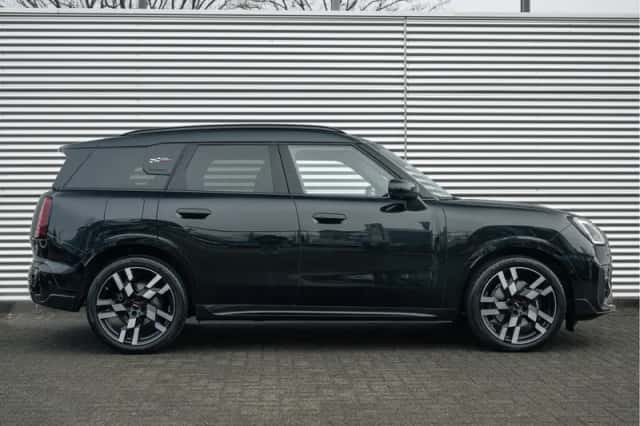 MINI Countryman (2025) thumbnail 3