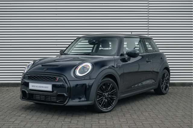 MINI Cooper (2022) thumbnail 1