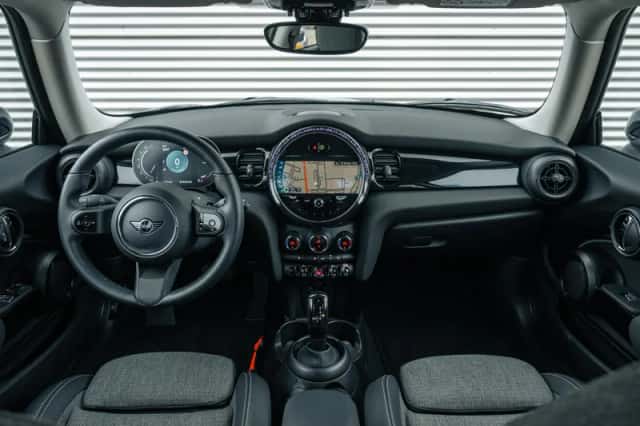 MINI Cooper (2022) thumbnail 5