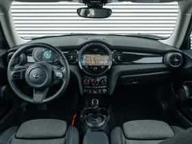 MINI Cooper (2022) thumbnail 5