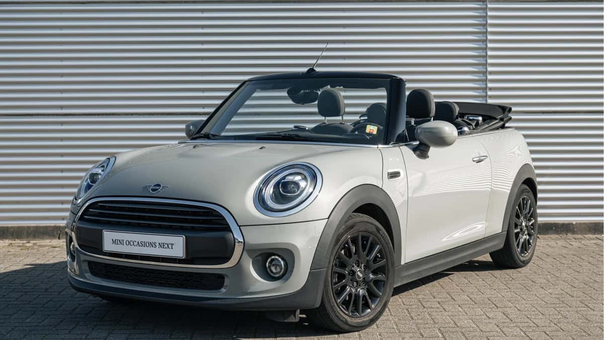 MINI Cabrio (2021) — foto 1