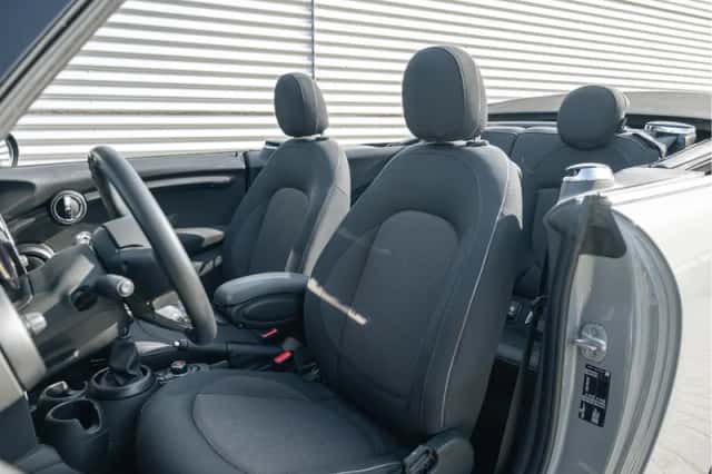 MINI Cabrio (2021) thumbnail 4