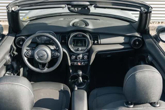 MINI Cabrio (2021) thumbnail 5