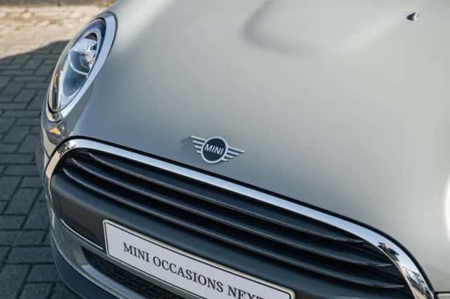 MINI Cabrio (2021) thumbnail 6