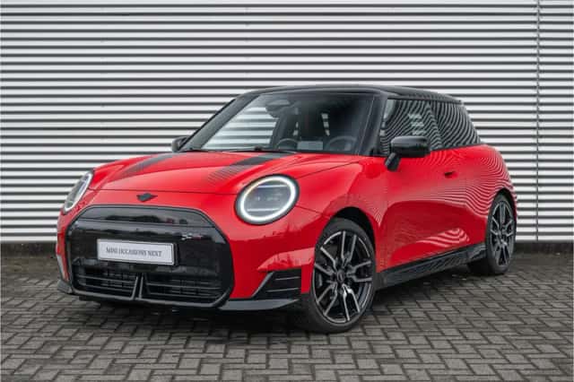 MINI Hatchback (2026) thumbnail 1