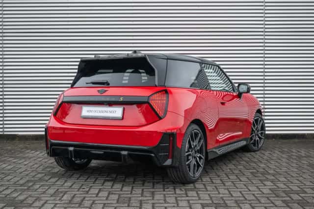 MINI Hatchback (2026) thumbnail 2
