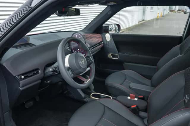 MINI Hatchback (2026) thumbnail 4