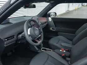 MINI Hatchback (2026) thumbnail 4