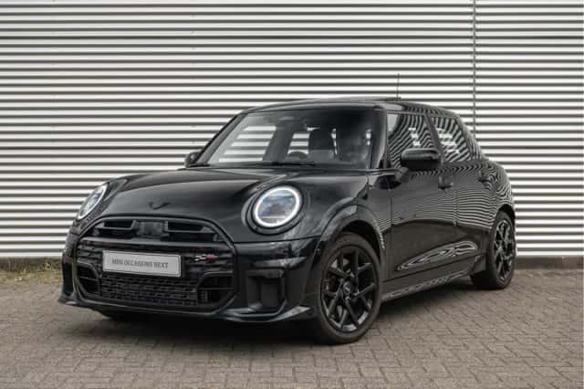MINI Hatchback (2026) thumbnail 1