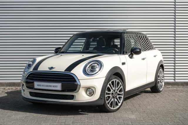 MINI Hatchback (2019) thumbnail 1