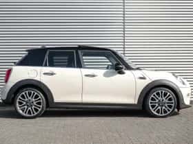 MINI Hatchback (2019) thumbnail 3