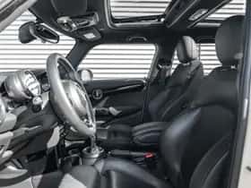 MINI Hatchback (2019) thumbnail 4