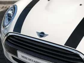 MINI Hatchback (2019) thumbnail 6