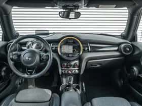 MINI Hatchback (2019) thumbnail 5
