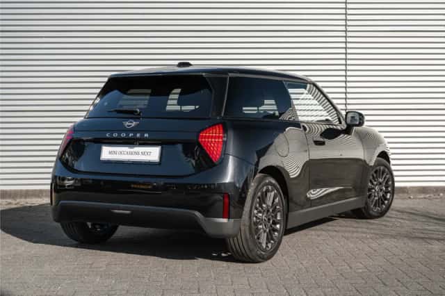 MINI Hatchback (2026) thumbnail 2