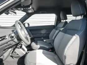 MINI Hatchback (2026) thumbnail 4