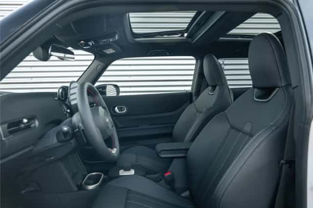 MINI Hatchback (2026) thumbnail 4