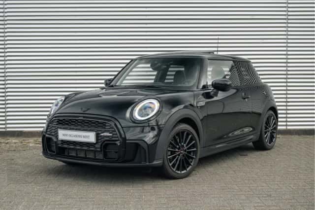 MINI Hatchback (2023) thumbnail 1