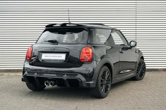 MINI Hatchback (2023) thumbnail 2