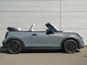 MINI Cabrio (2026) thumbnail 3