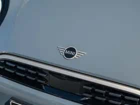 MINI Cabrio (2026) thumbnail 6