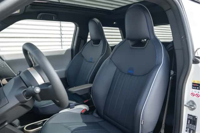 MINI Hatchback (2026) thumbnail 3
