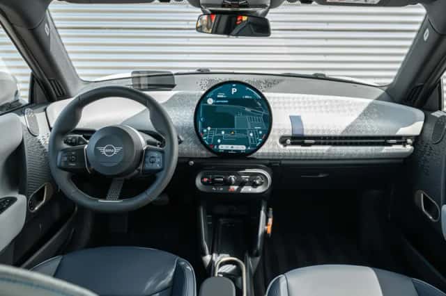 MINI Hatchback (2026) thumbnail 4
