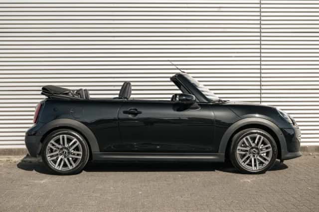 MINI Cabrio (2026) thumbnail 3