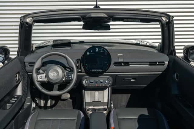 MINI Cabrio (2026) thumbnail 5