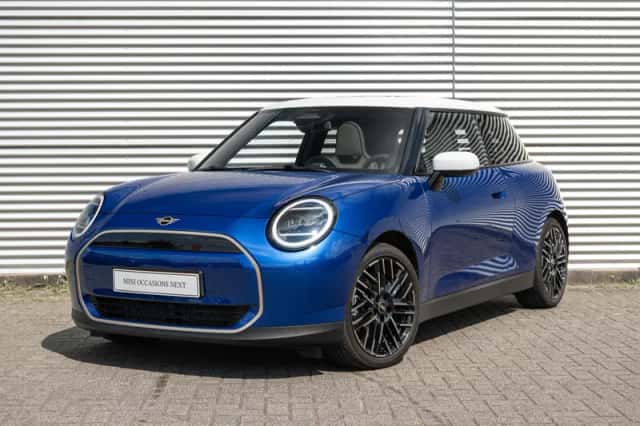 MINI Hatchback (2026) thumbnail 1